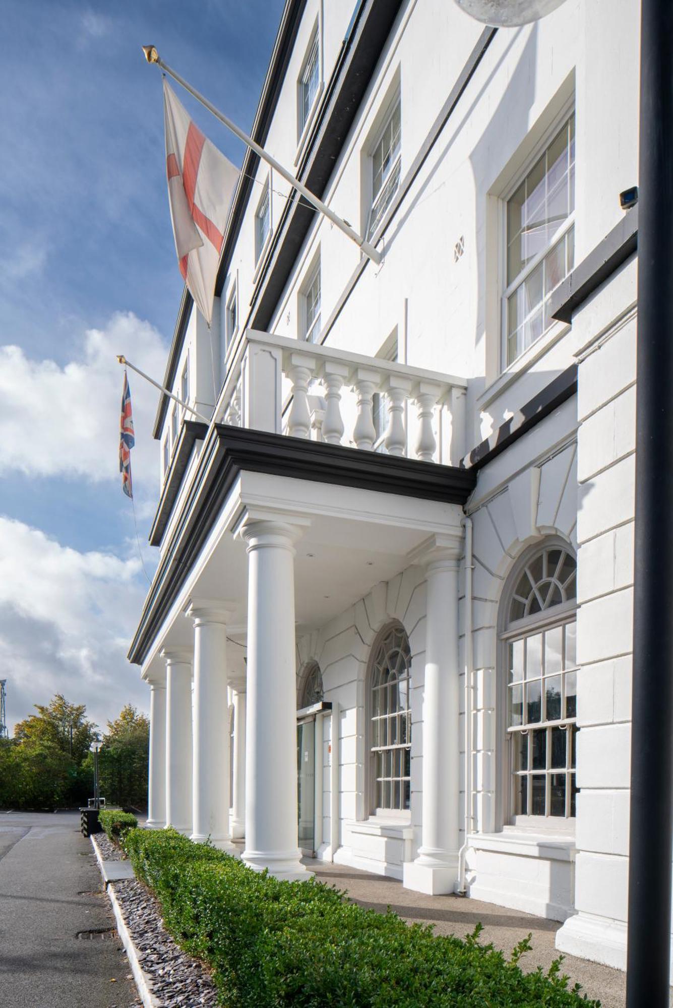 London Croydon Aerodrome Hotel, BW Signature Collection Bagian luar foto