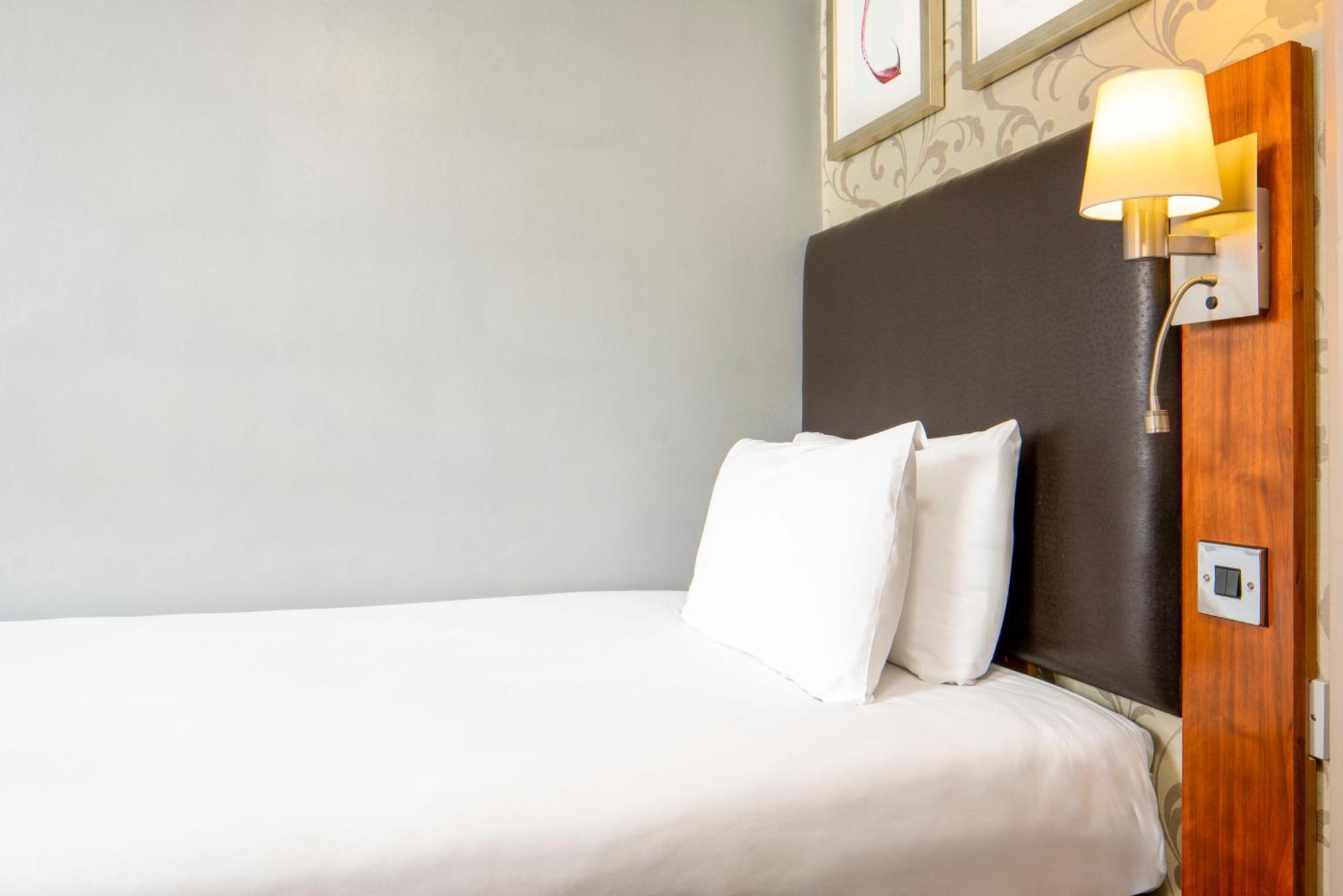 London Croydon Aerodrome Hotel, BW Signature Collection Bagian luar foto
